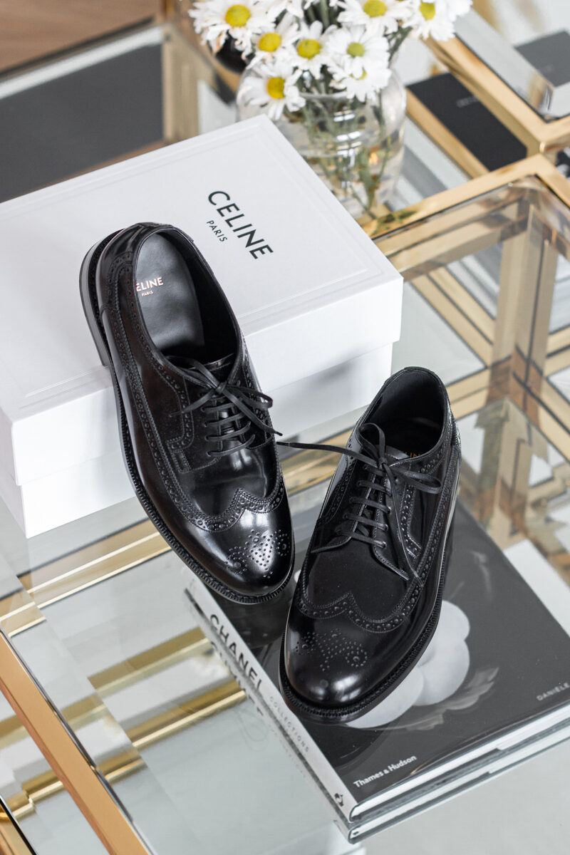 CELINE Academy Derby met Broque Details | As Seen by Alex